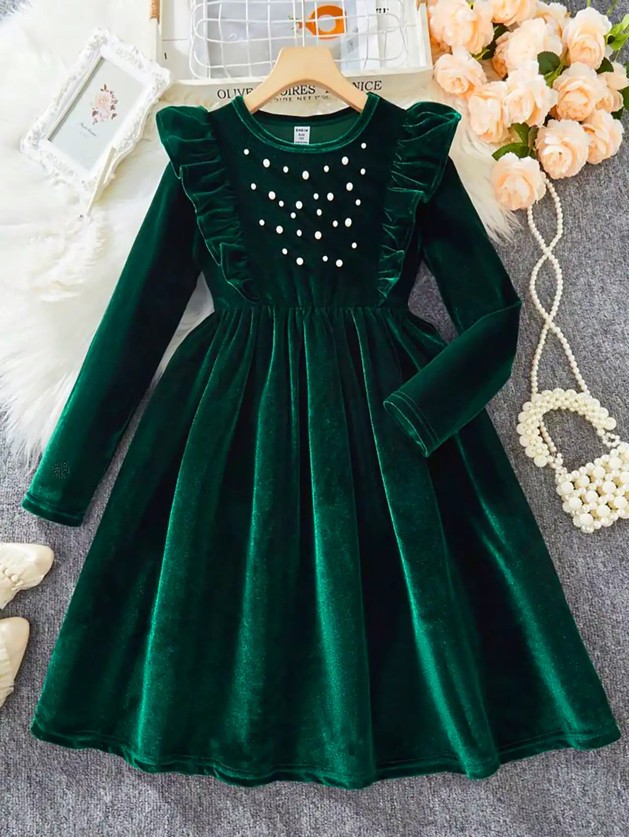 پیراهن مخمل سبز بچگانه