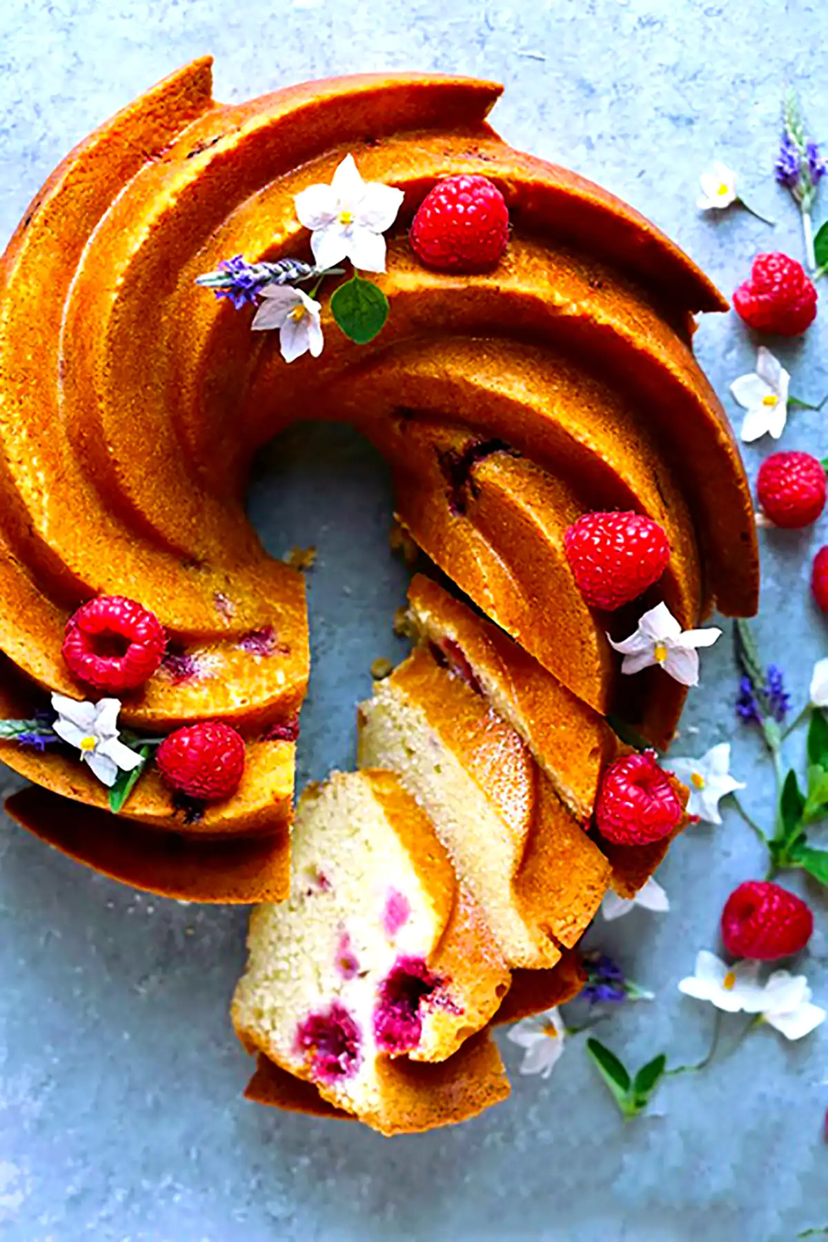 دیزاین کیک وانیلی خونگی