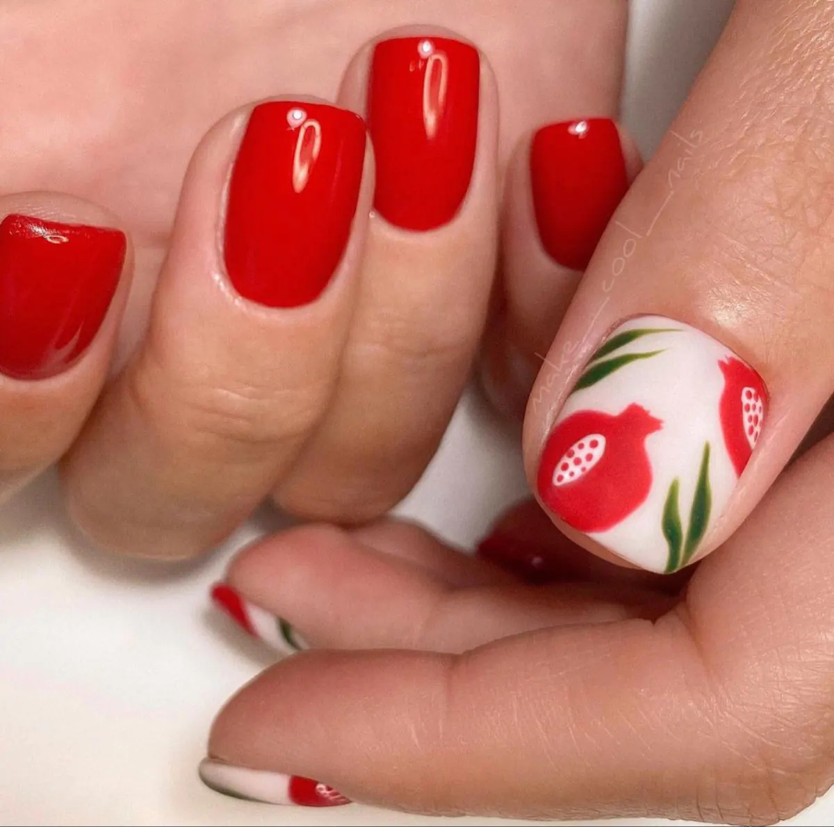 طرح ناخن یلدایی سبز