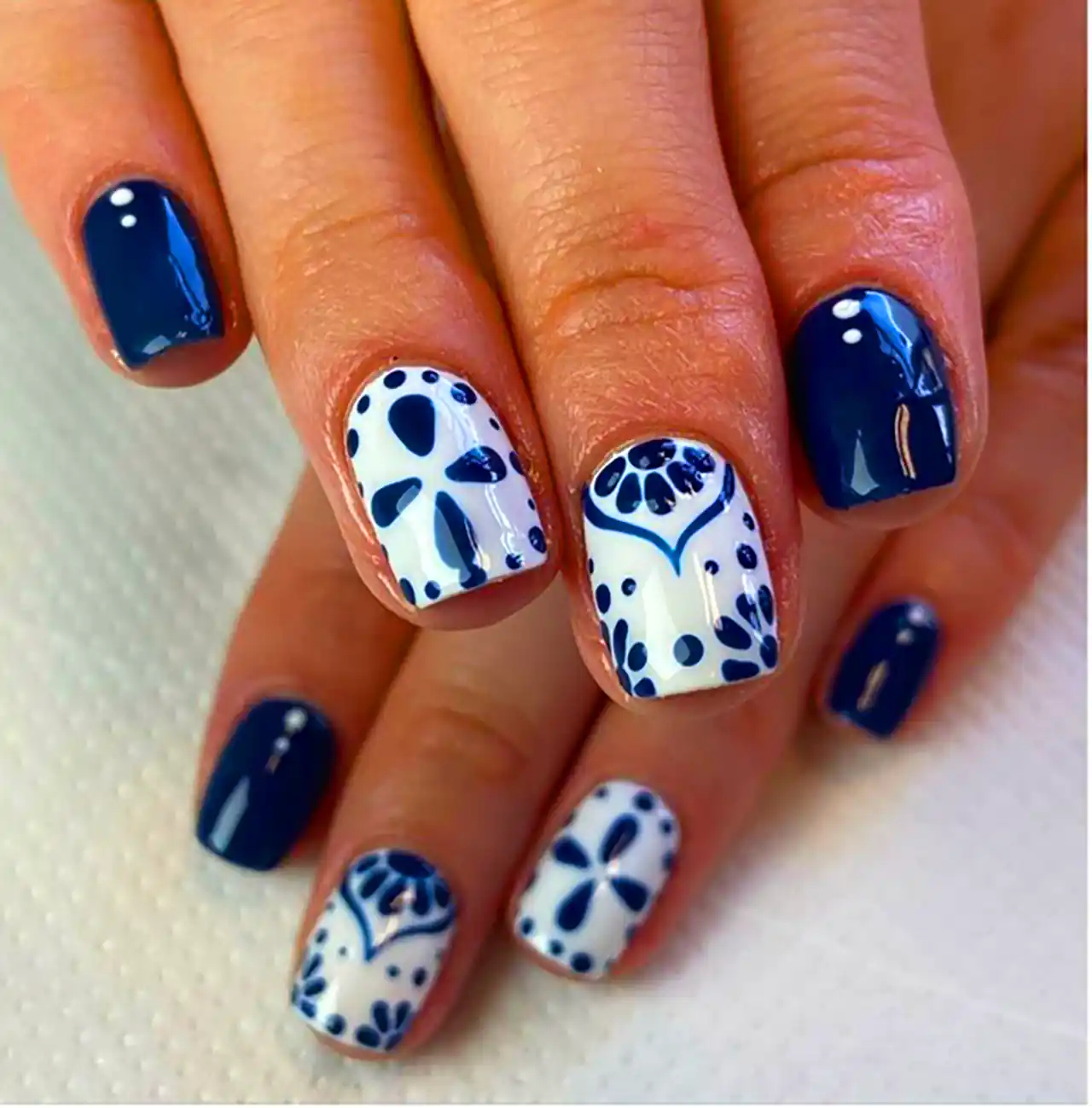 ناخن با طرح ظروف چینی مادربزرگ