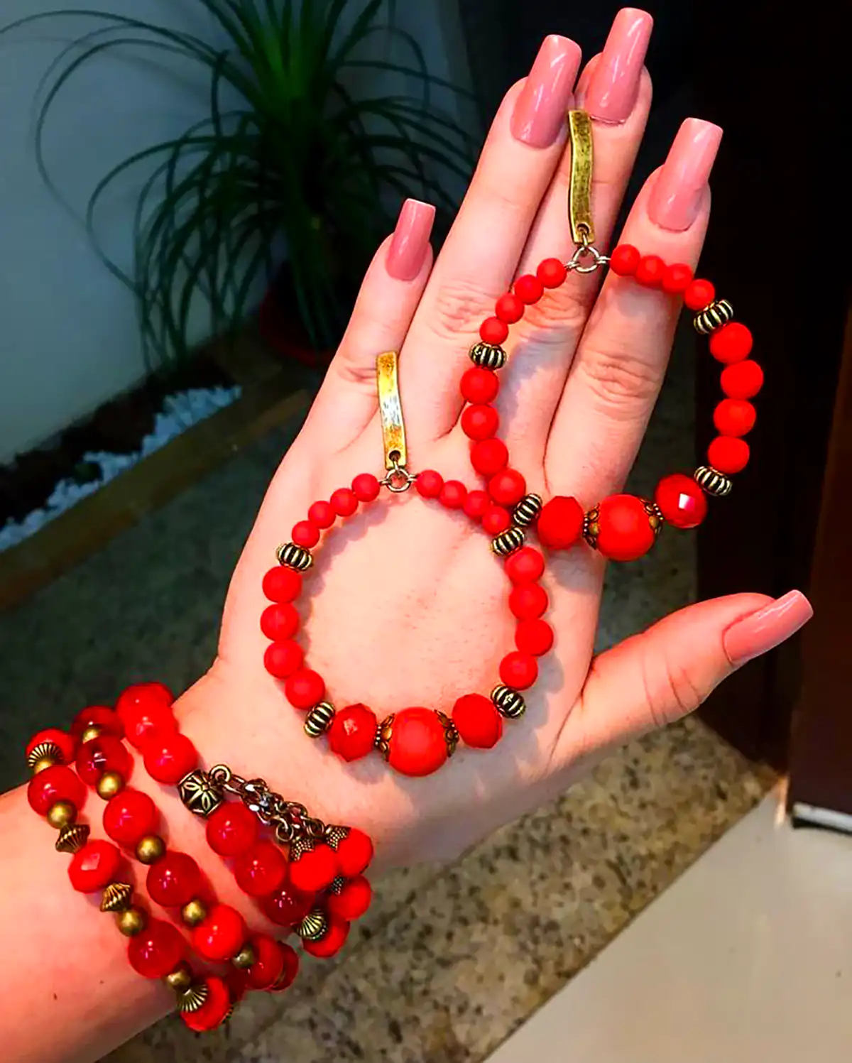 ست گوشواره و دستبند مهره ای 