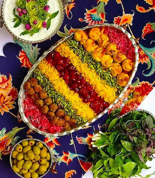 تزیین آلبالو پلو با گوشت قلقلی