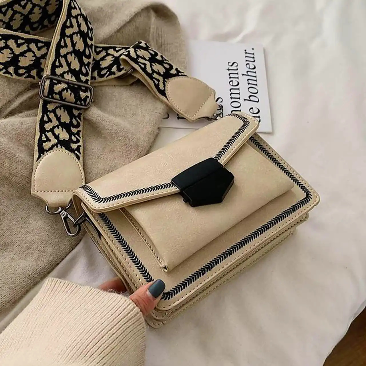 کیف یکطرفه با کلاس