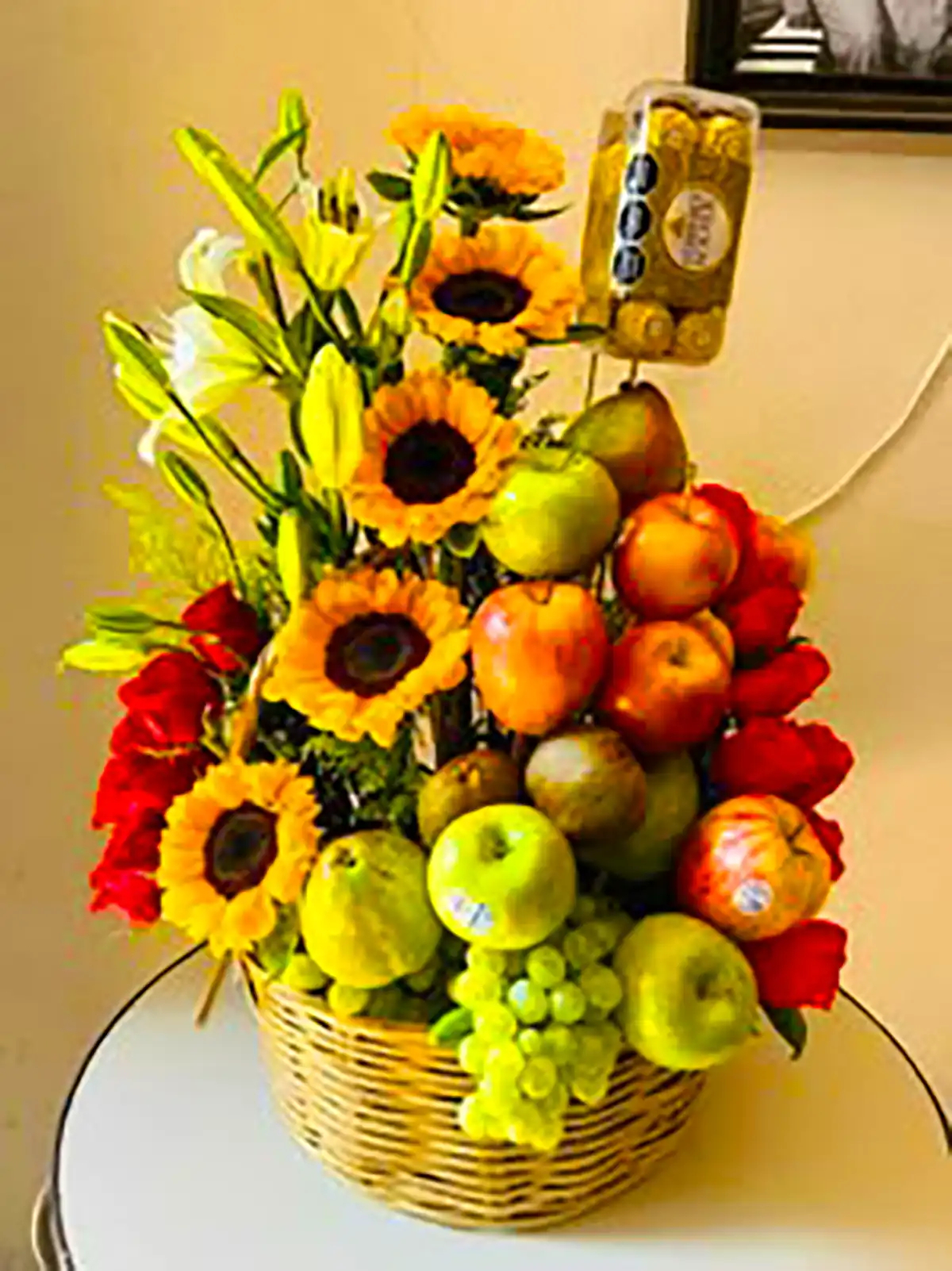 سبد میوه کادویی عروس