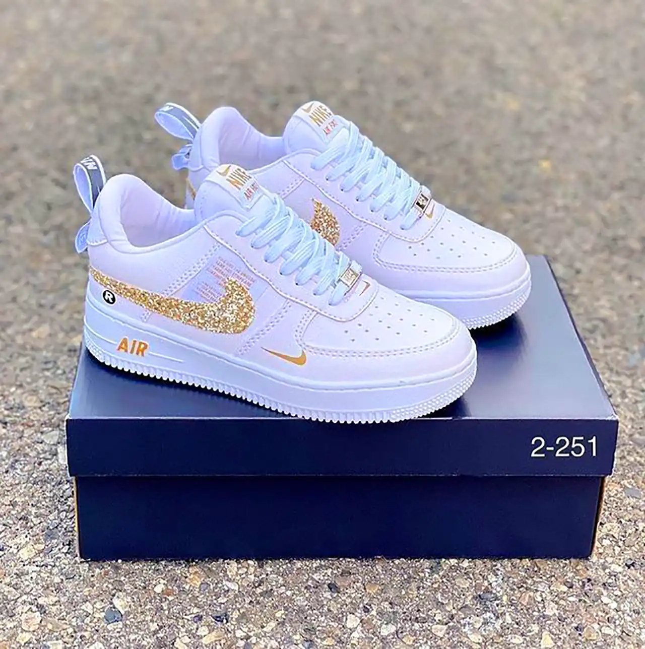 کتونی سفید دخترانه زیبا