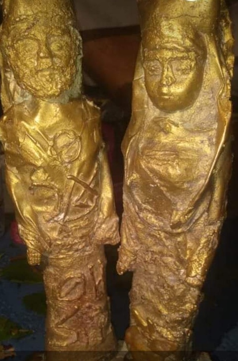 مجسمه طلایی