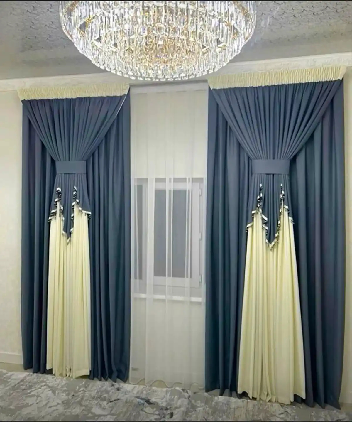پرده سالنی شیک و لوکس