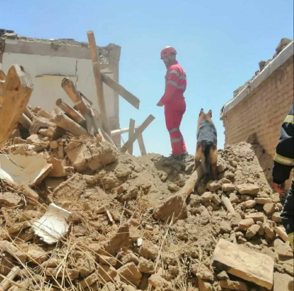 تخریب ساختمان متروکه در سنندج