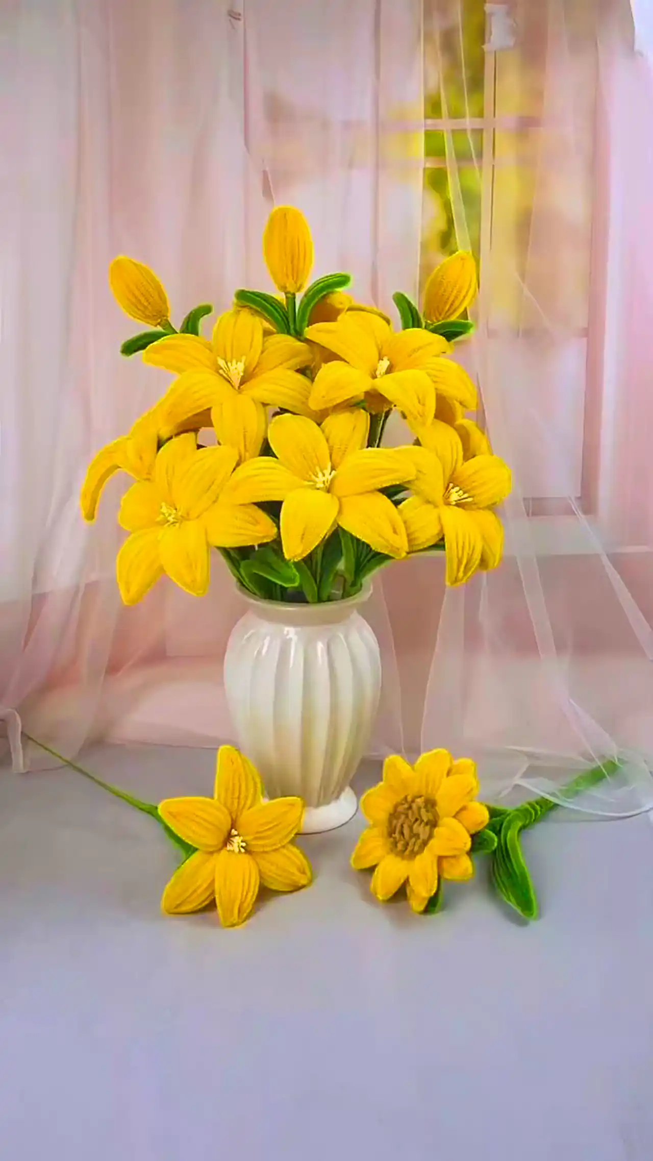 دسته گل تزئینی بافتنی