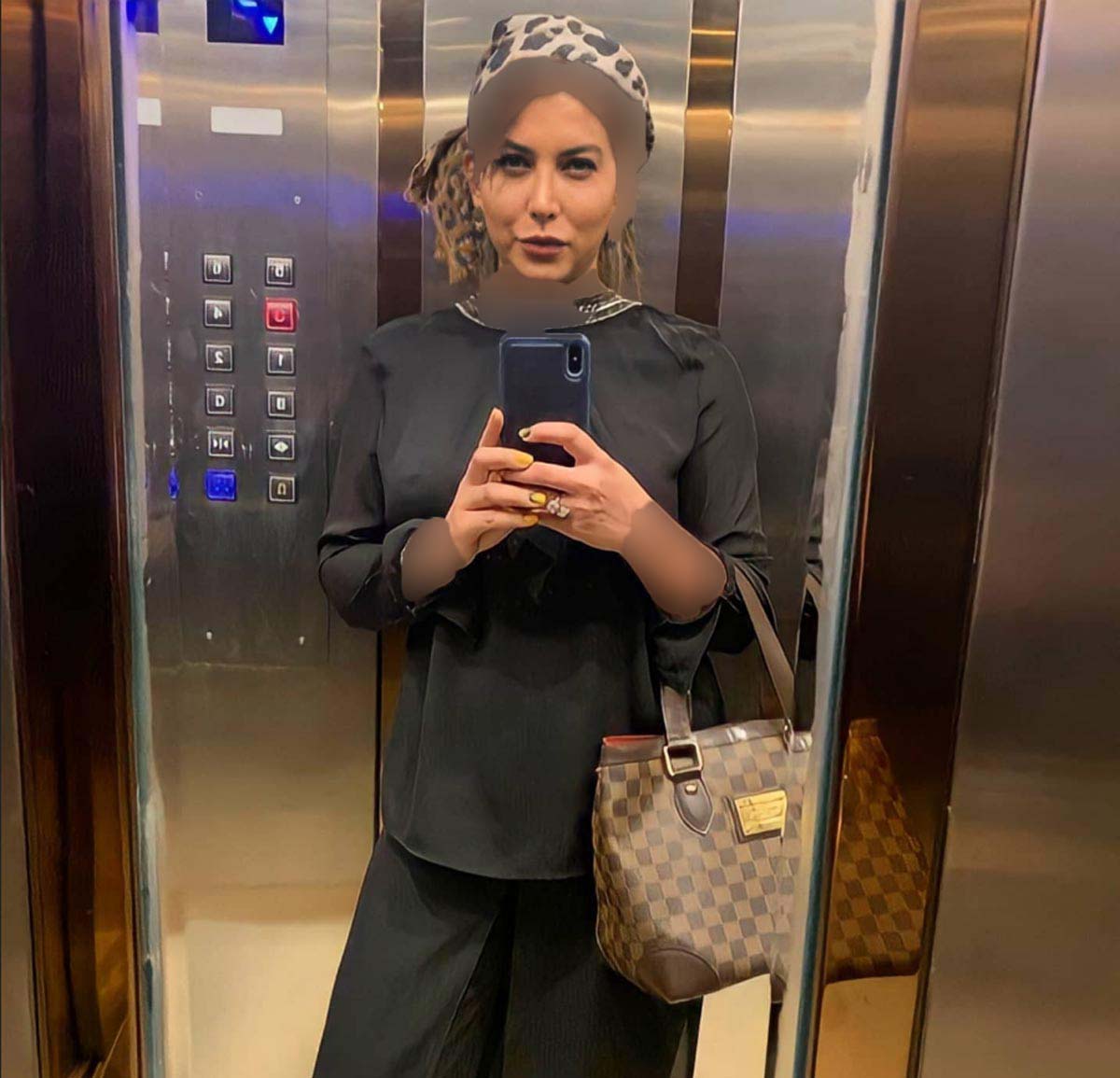 فریبا نادری  در آسانسور