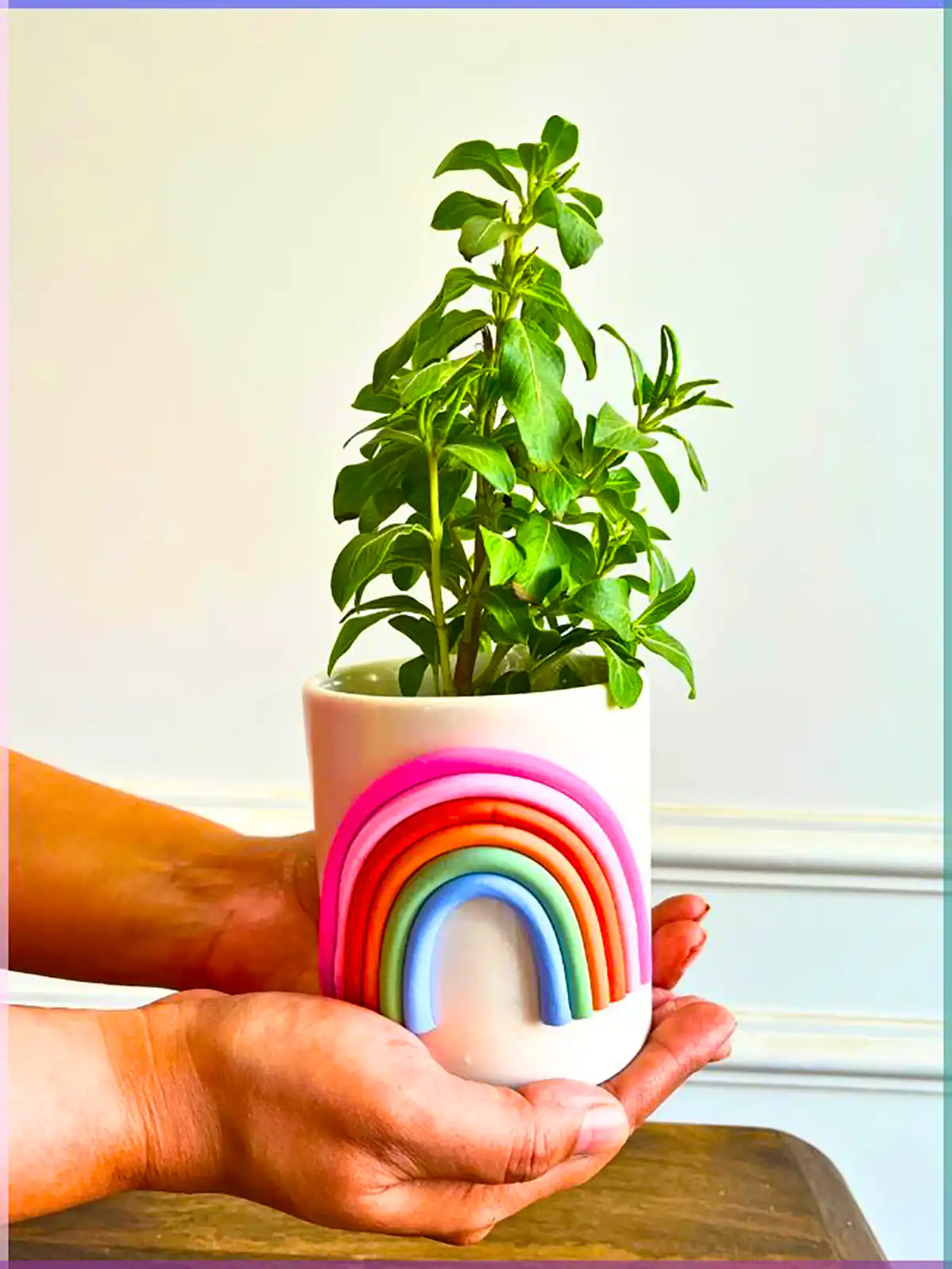 گلدون سفالی رنگی رنگی