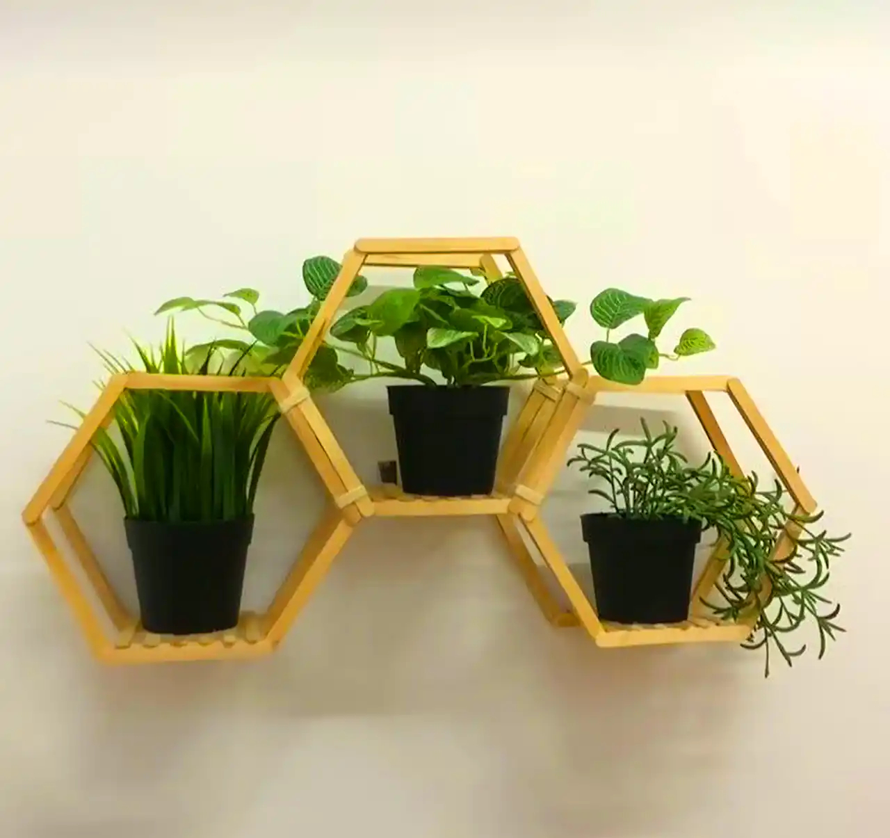 قفسه دیواری چوبی شش ضلعی