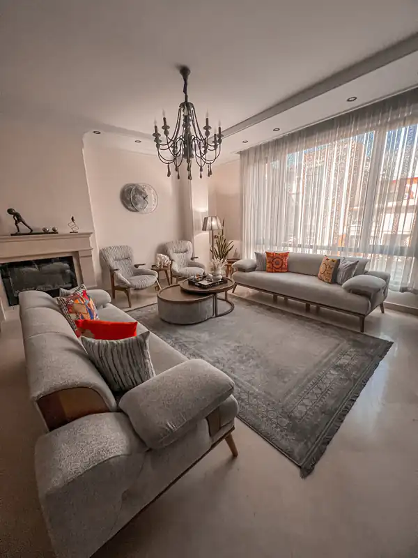 چیدمان مبل طوسی