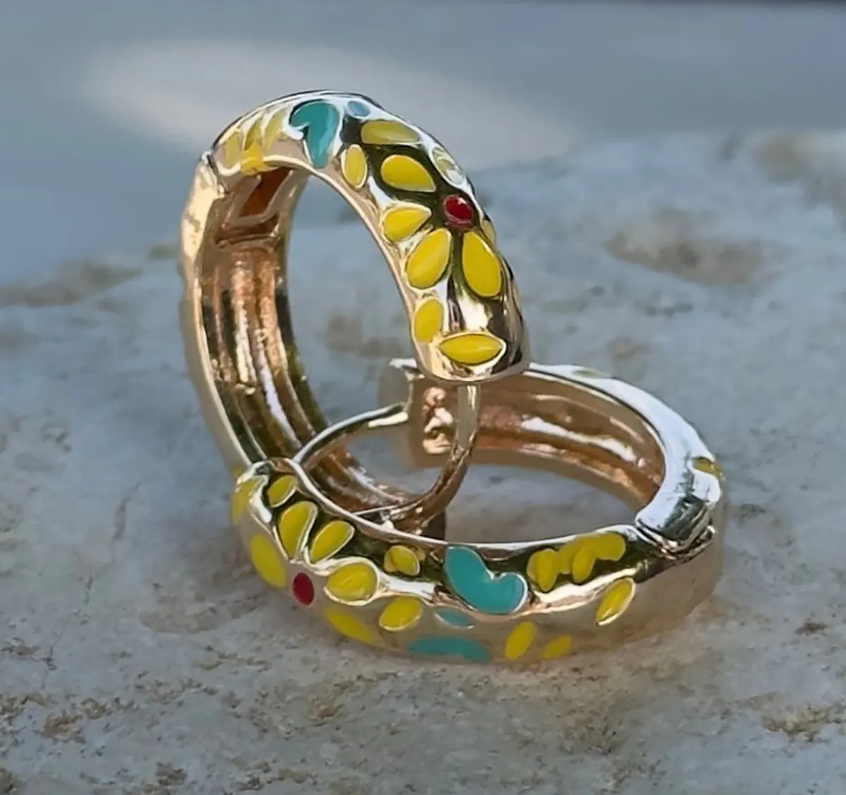 گوشواره میناکاری طلا
گوشواره میناکاری ژوپینگ
گوشواره میناکاری حلقه ای
گوشواره میخی
گوشواره قلب میخی
گوشواره میخی فرشته