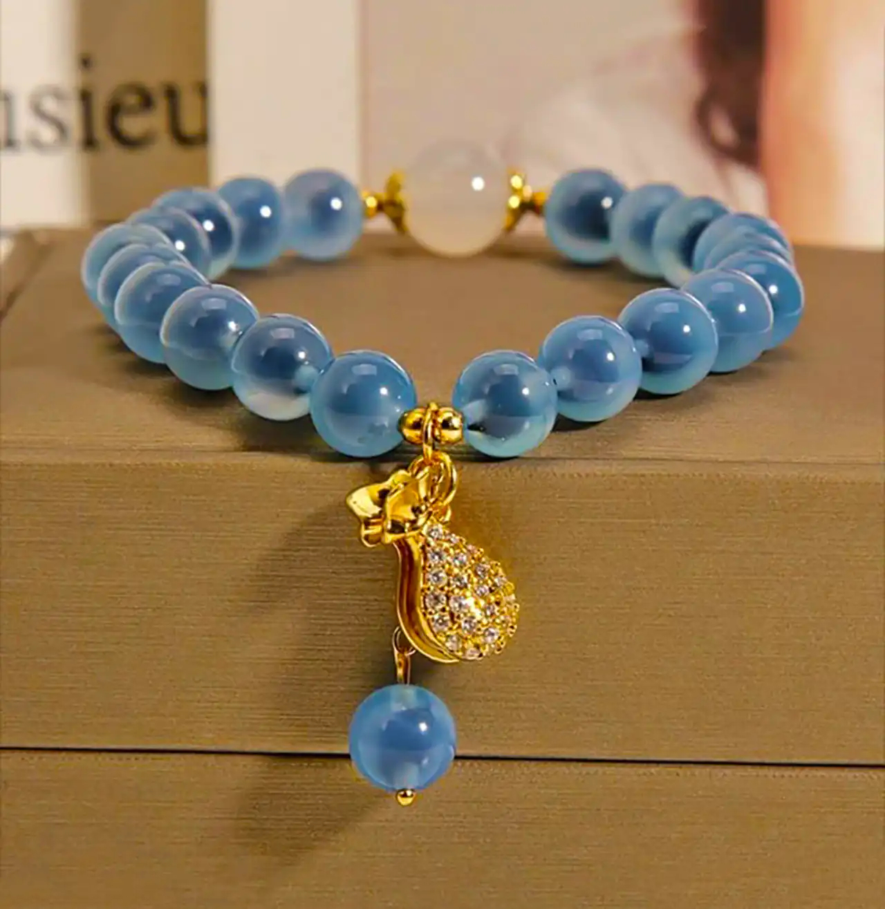 دستبند با مهره رنگی