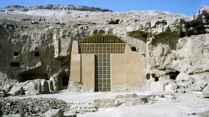 مقبرۀ سنگی جفای_هاپی در اسیوط