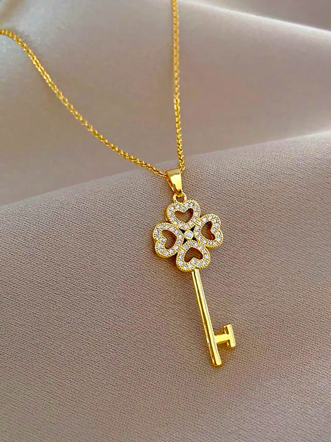 گردنبند طلا طرح کلید