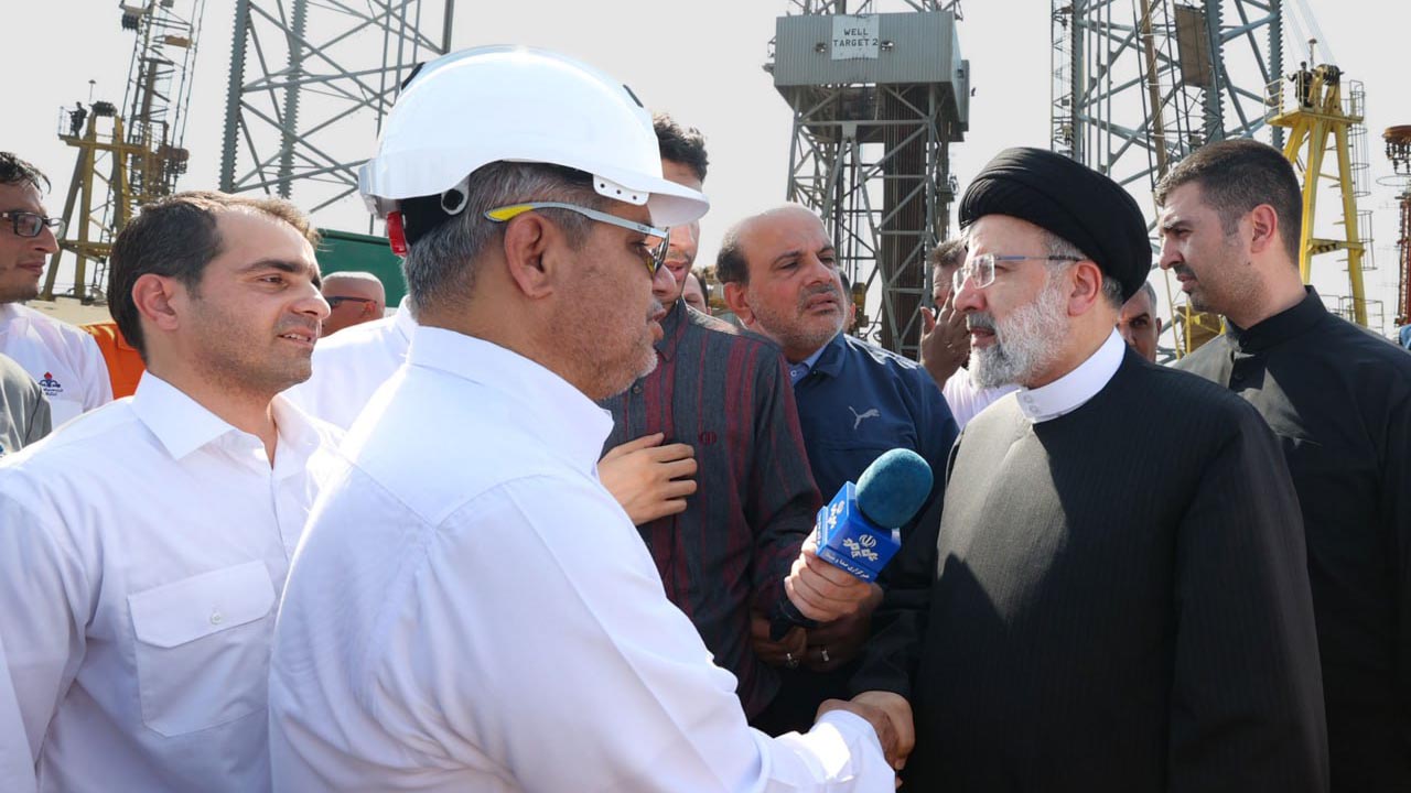 رئیس جمهور از سکوی فاز ۱۱ میدان پارس جنوبی بازدید کرد