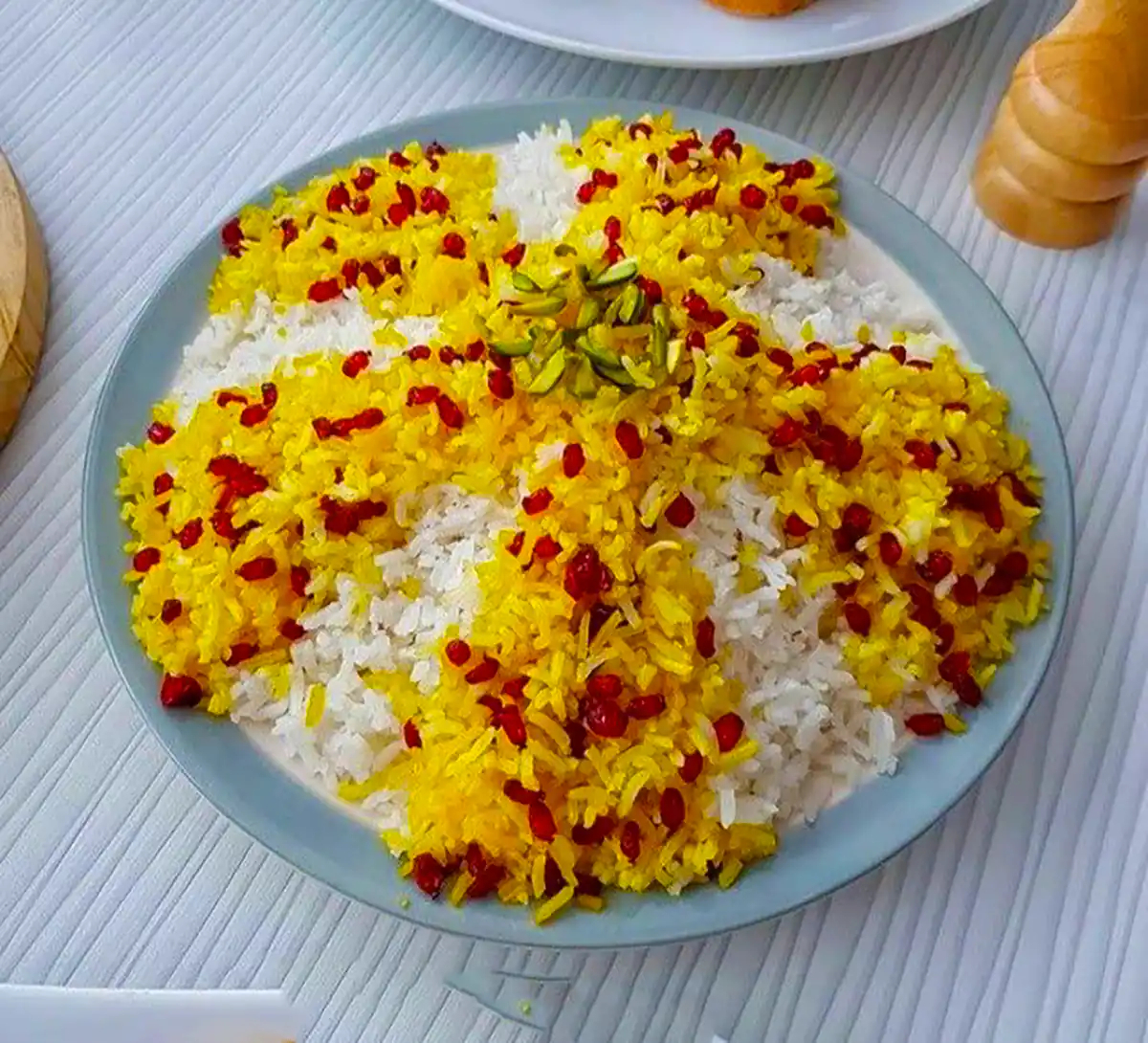دیزاین پلو زعفرانی