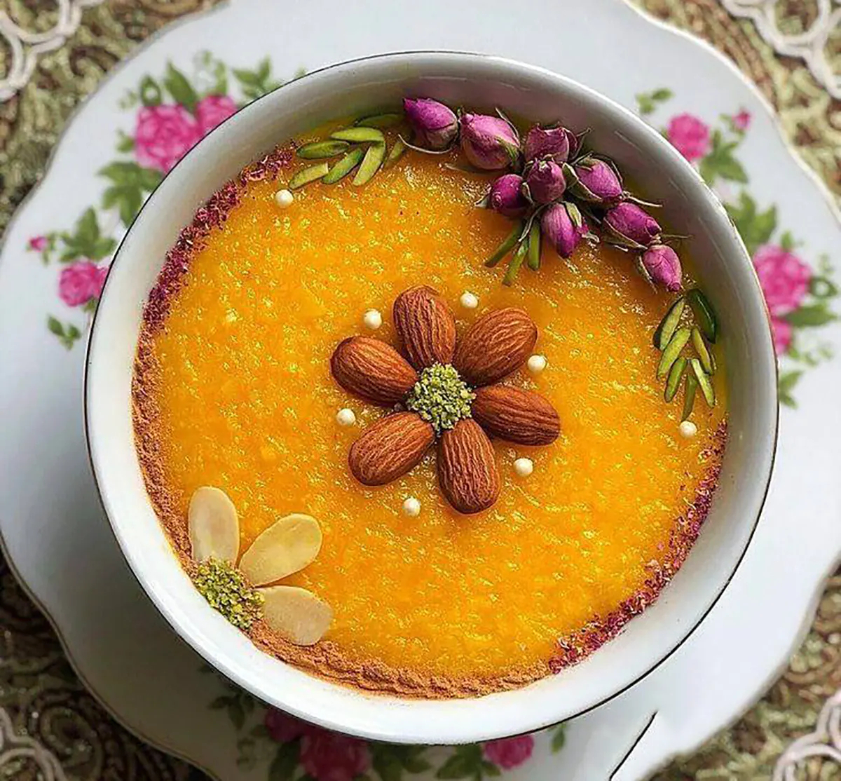 تزیین شله زرد ساده و شیک
تزیین شله زرد تک نفره
تزیین شله زرد با دارچین و گل محمدی
تزیین شله زرد با دارچین بدون شابلون
طرز تهیه شله زرد نذری
تزیین شله زرد مجلسی
عکس شله زرد تزیین شده
طرز تهیه شله زرد نذری برای ۱ کیلو برنج