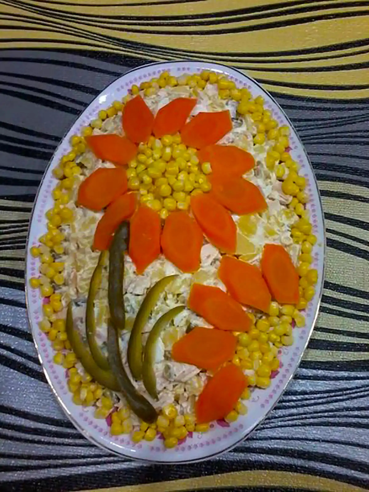 تزیین مجلسی سالاد الویه
