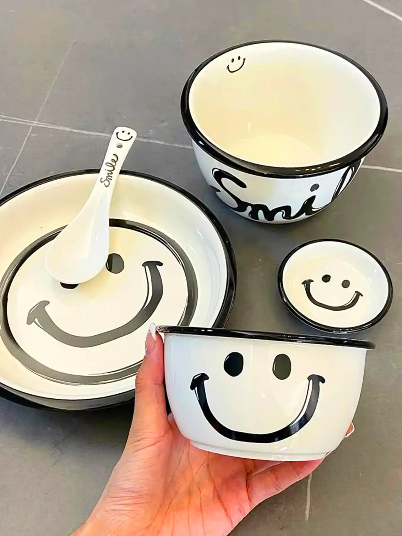 ظروف فانتزی طرح لبخندی