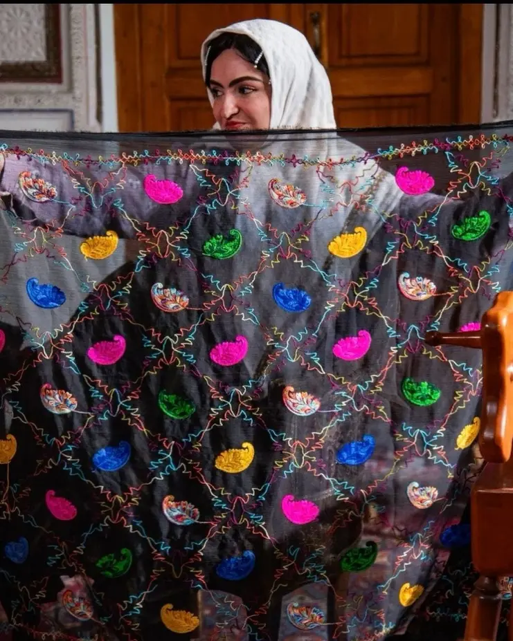 گلاره عباسی