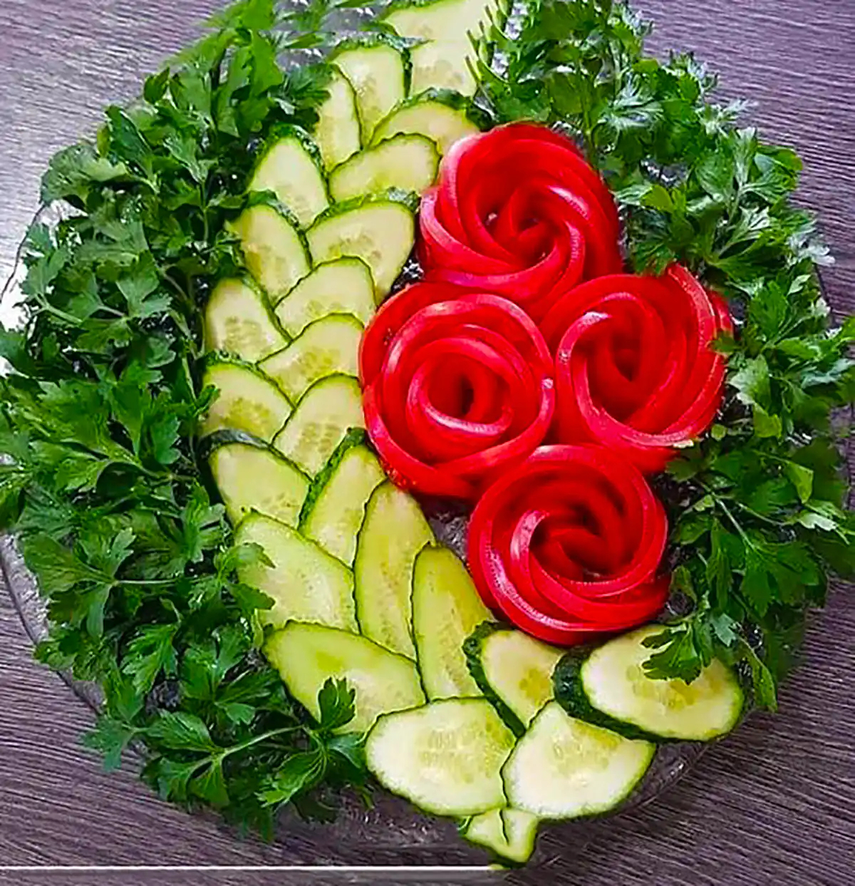 دیزاین سالاد خیار گوجه