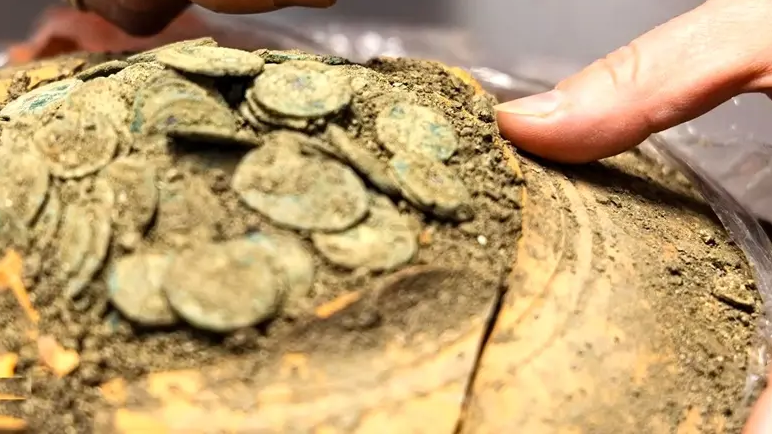 کشف 40 هزار سکه رومی (1)