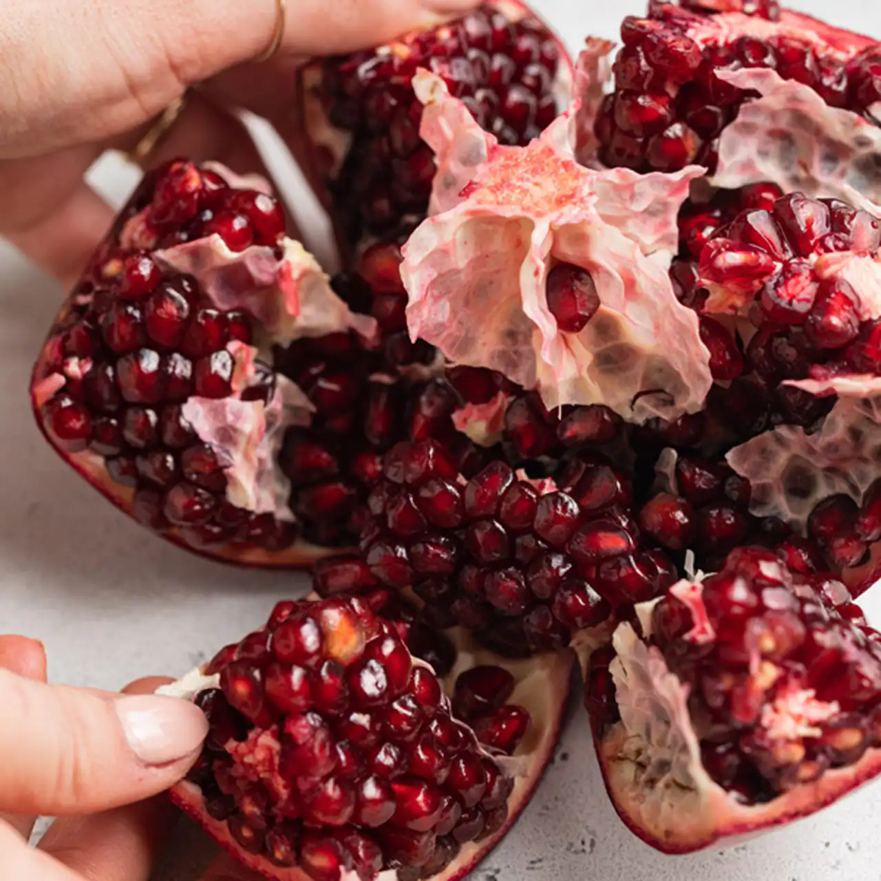 تزیین انار شب یلدا + زیباترین دیزاین ها برای تزیین انار شب یلدای امسال