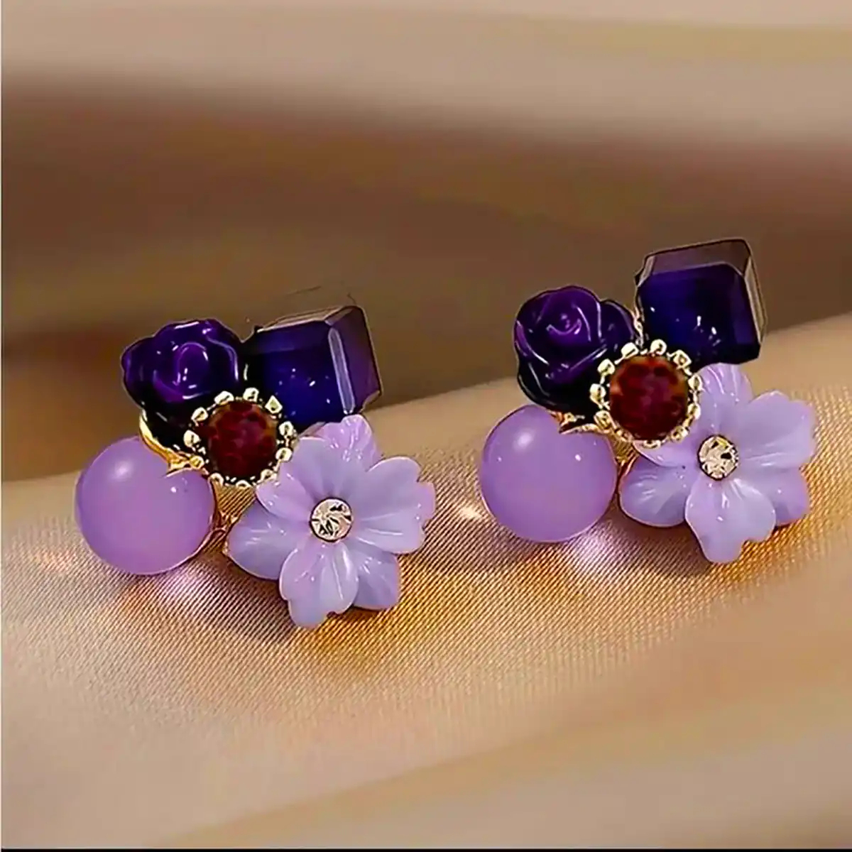 گوشواره فانتزی بنفش