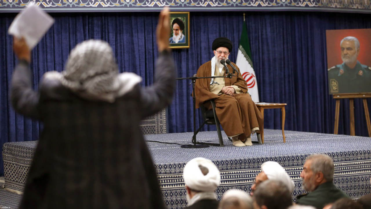 رهبر انقلاب اسلامی در دیدار هزاران نفر از مردم خوزستان و کرمان 