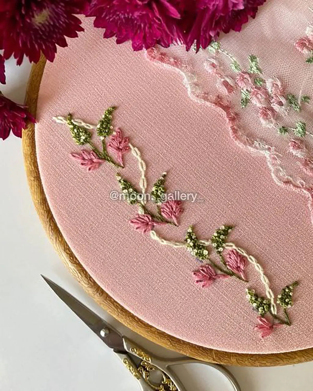مدل گلدوزی روی پارچه