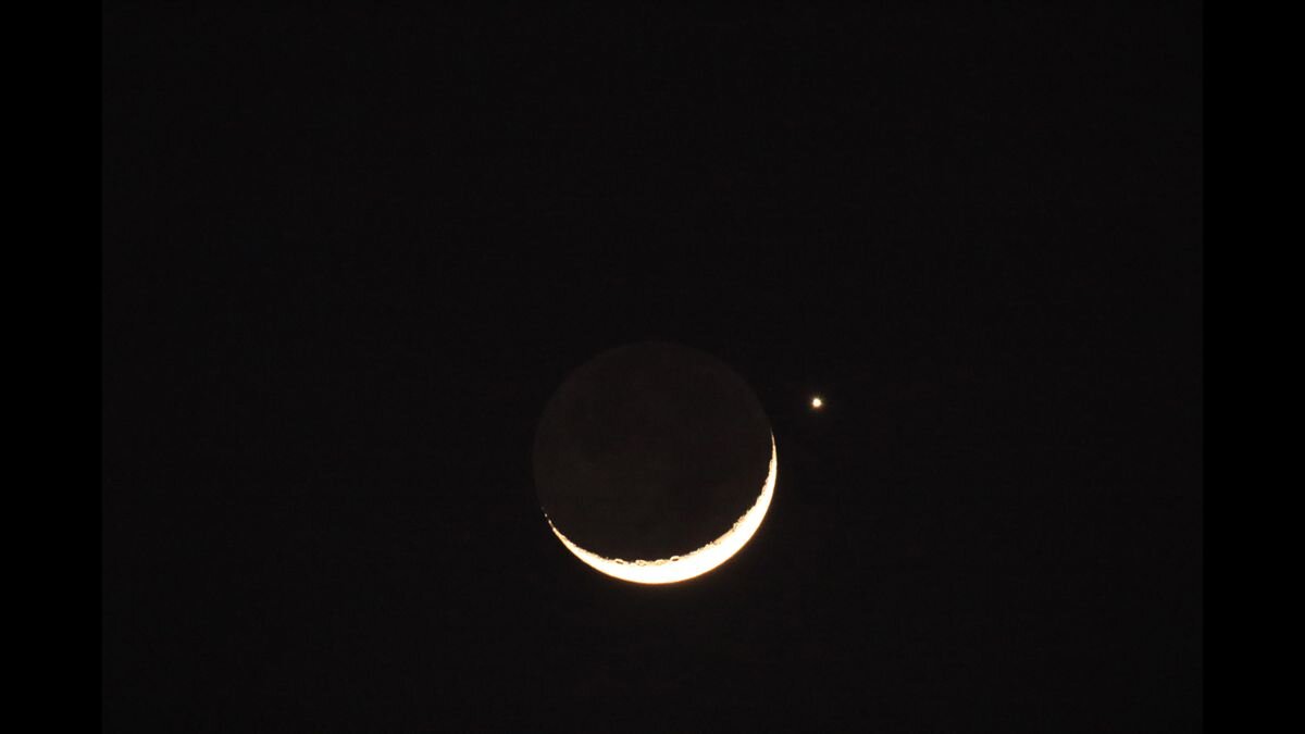 ماه و سیاره زهره