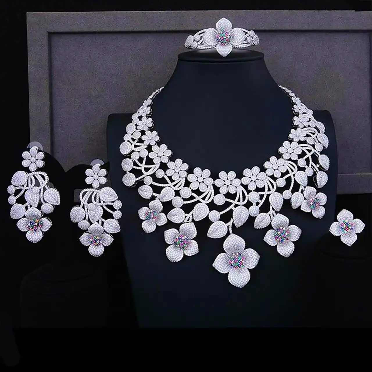 سرویس کامل جواهر لاکچری 