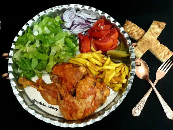 تزیین مرغ سرخ شده