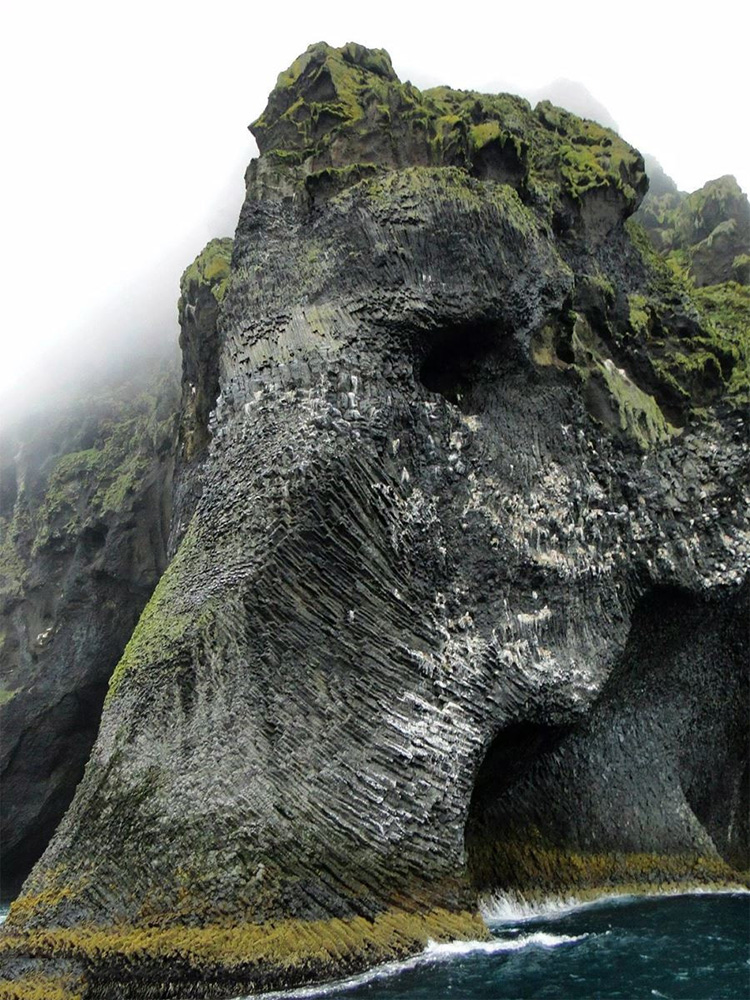 صخره فیلی شکل