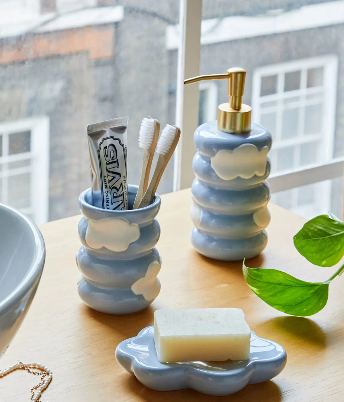 جا مایع دستشویی عمومی