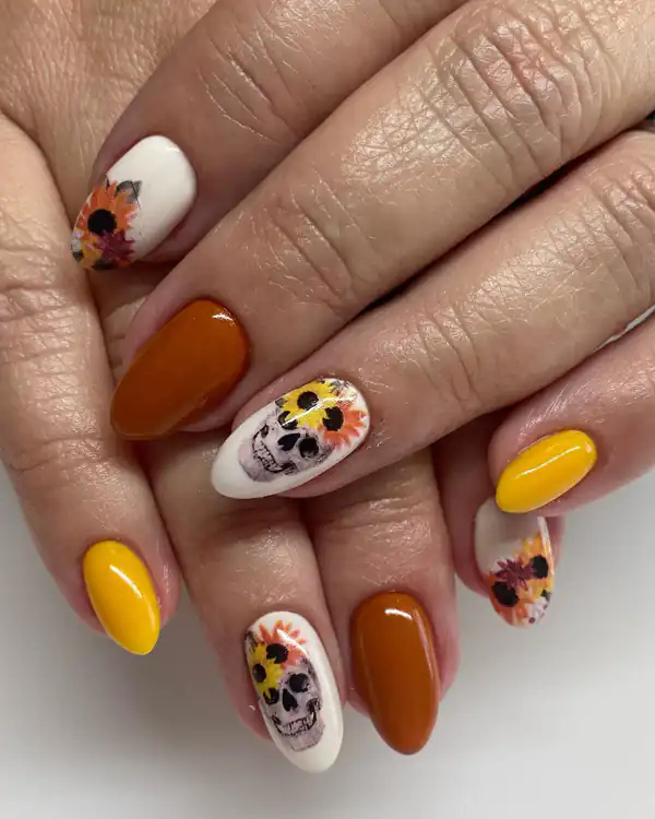 طراحی ناخن گل آفتابگردون