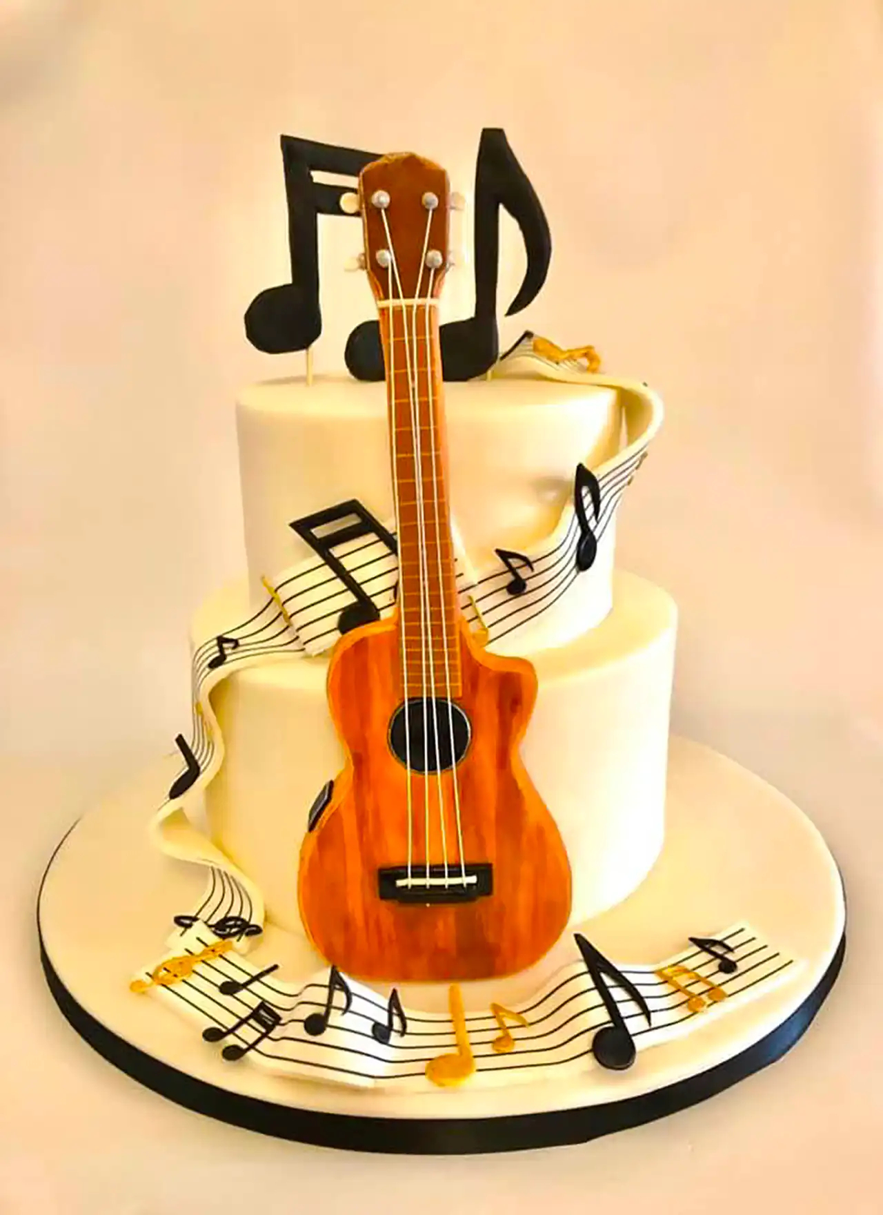 کیک تولد گیتاری