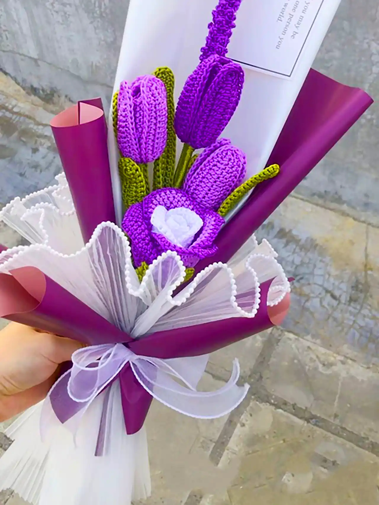 دسته گل فانتزی بافتنی