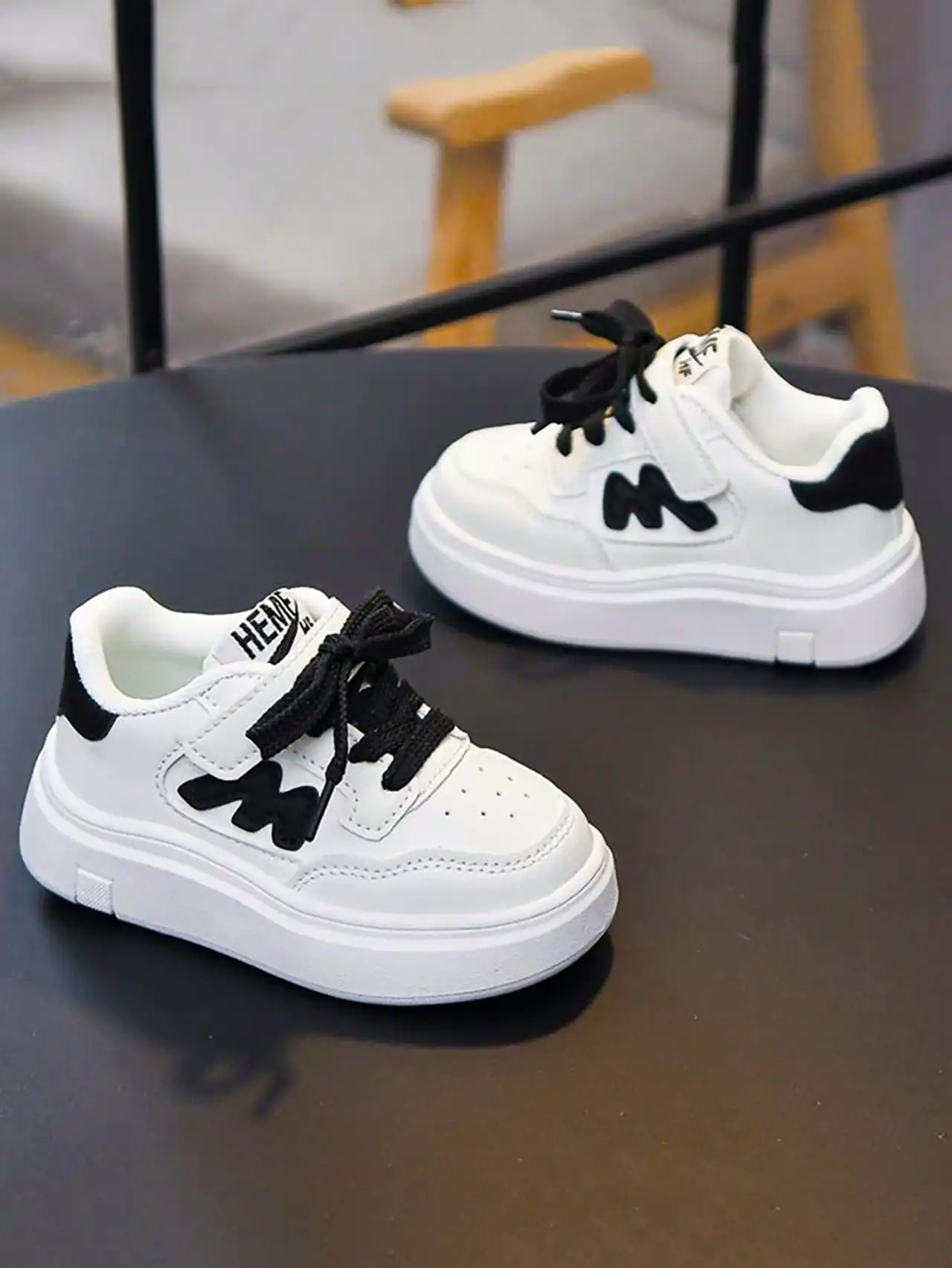 کتونی اسپرت بچگانه