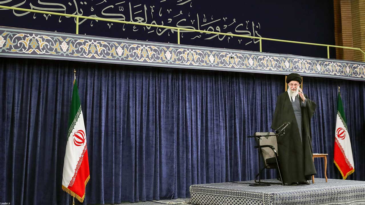سران قوا، مسئولان و کارگزاران نظام عصر امروز چهارشنبه با رهبر انقلاب اسلامی دیدار کردند. 