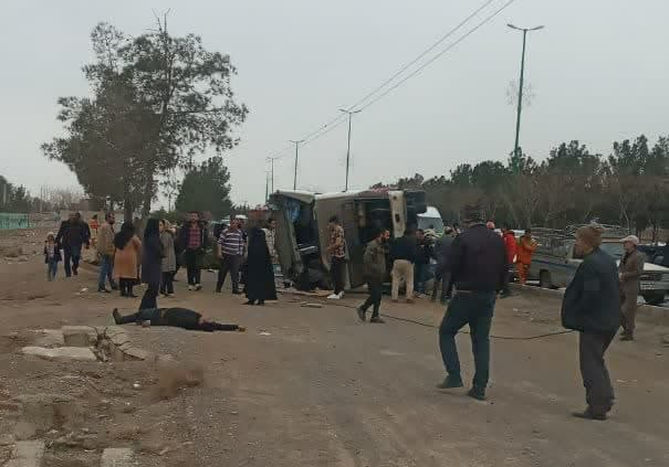 عکس‌های واژگونی خونین اتوبوس در اصفهان