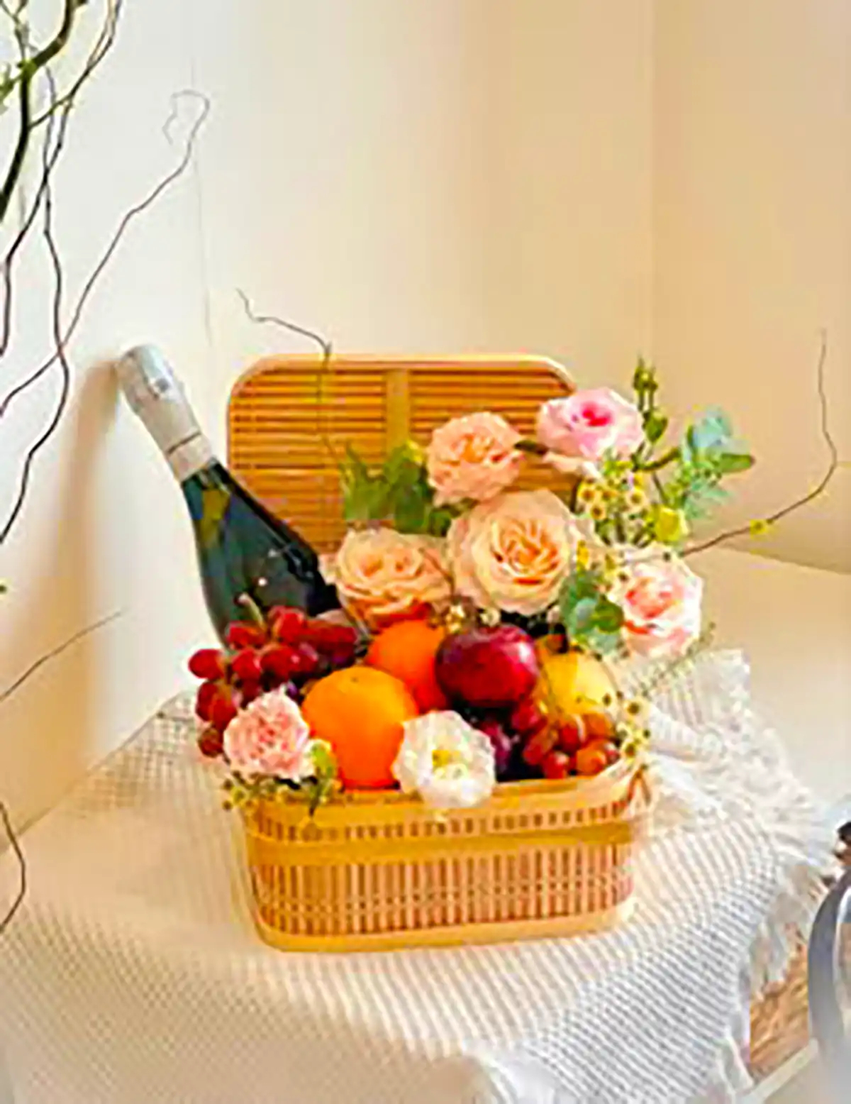 سبد میوه کادویی عروس