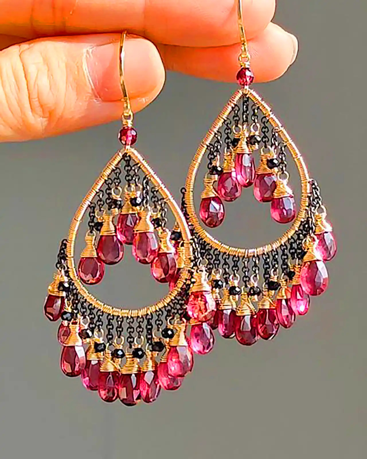 گوشواره منگوله دار خاص 