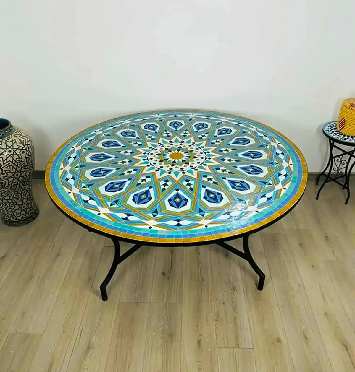 میز عسلی کاشی کاری