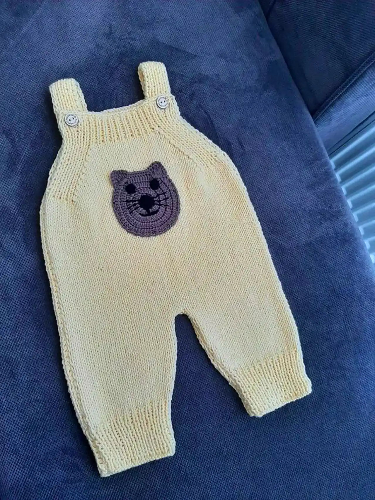 ست لباس بافتنی نوزادی زیبا 