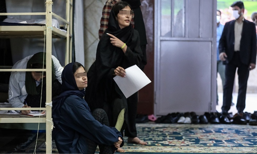 (تصاویر) زنان بازداشت شده اعتراضات در ندامتگاه زنان تهران 