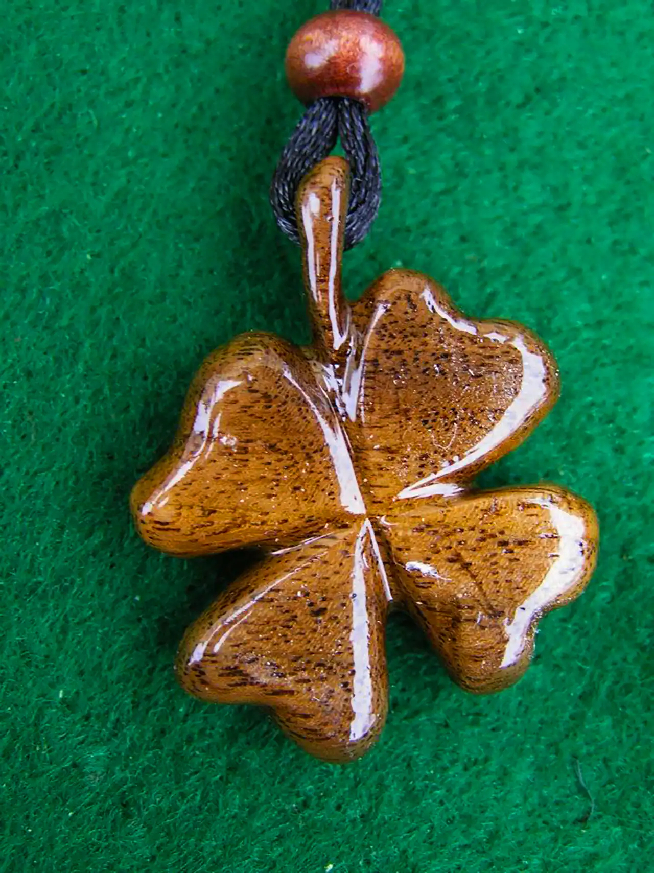 گردنبند چوبی شبدر 4 برگ